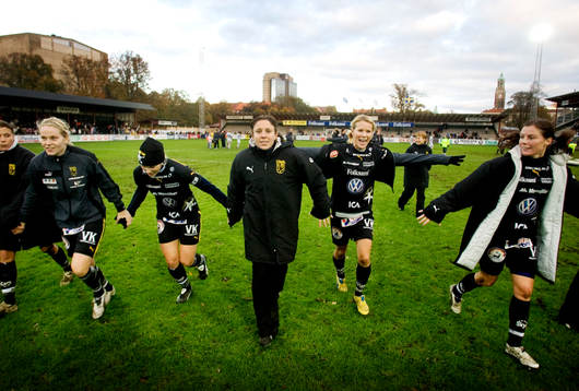  Svenska Mästarna Umeå jubel efter matchen. Hanna Ljungberg, Anna Sjöström och Malin Moström. Svenska Mästare, SM-guld.