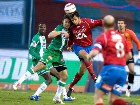 Helgi Danielsson, Öster, i nickduell framför