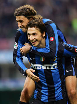  Zlatan Ibrahimovic jubel med Crespo.