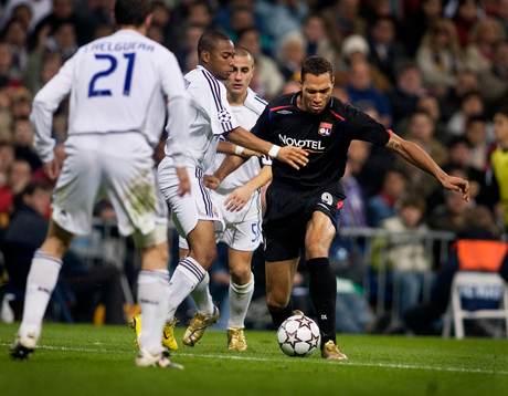 John Carew, Lyon mot tre Real Madrid spelare