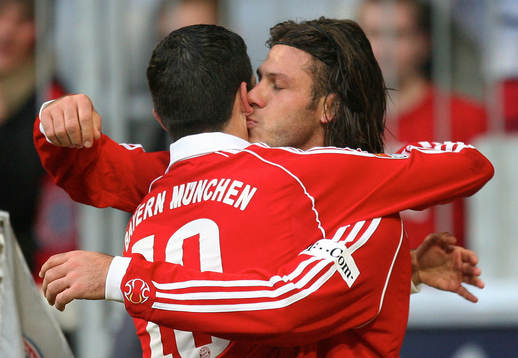   Jubel efter 1-0 Roy Makaay, och Martin Demichelis, Bayern.