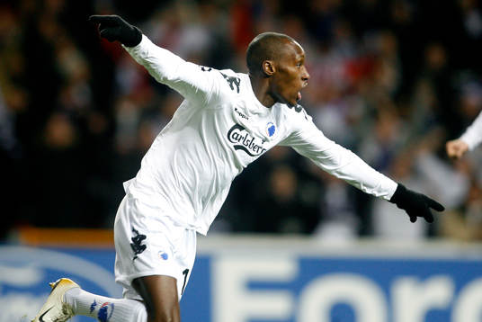 Atiba Hutchinson, Köpenhamn tar sig igenom och skjuter in