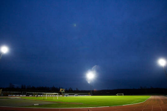Österås idrottsplats i Hässleholm, arena. Elljus,