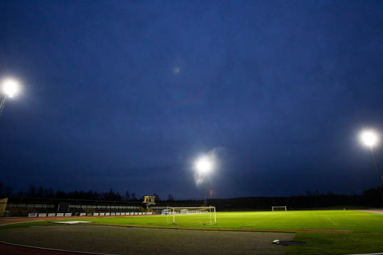 Österås idrottsplats i Hässleholm, arena. Elljus,