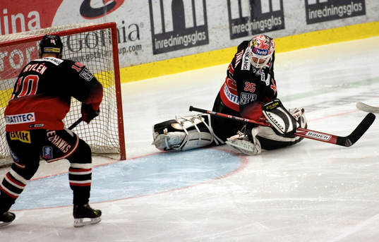 Malmö släpper in sitt första mål