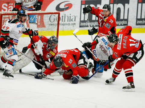 Stökigt framför Malmös mål