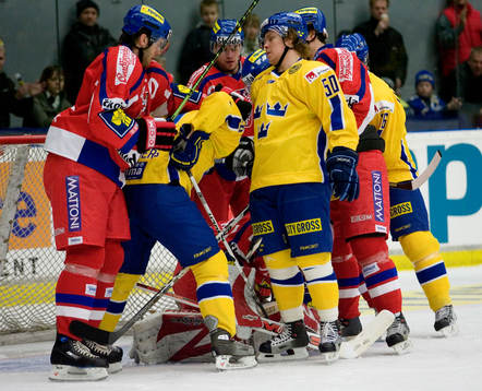 Gruff framför Tjeckiens mål. Andreas Jämtin