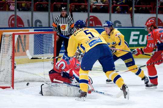 Daniel Fernholm, Sverige slår in pucken på volley