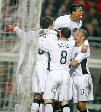 Louis Saha, Wayne Rooney och Henrik Larsson, Manchester