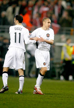 Henrik Larsson och Ryan Giggs, Manchester United, jubel