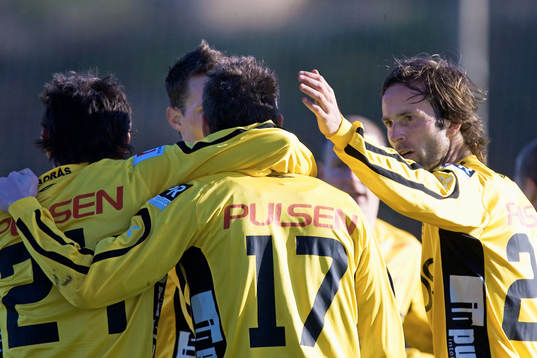  2-2, Elfsborg jublar, bl.a. de nya Mattias Florén och James Keene som slet fram bollen till målskytten Samuel Holmén.
