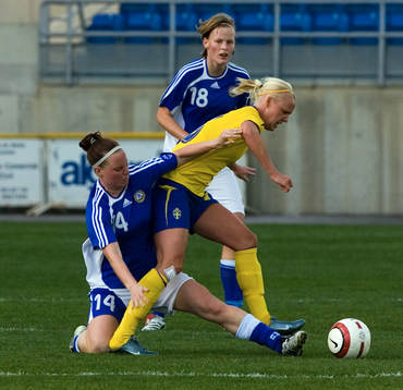 Caroline Seger, Sverige och Sanna Malaska och Annica