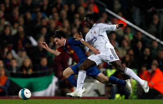 Leo Messi, Barcelona och Mahamadou Diarra, Real Madrid.
