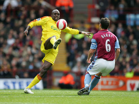  Momo Sissoko, Liverpool och Gareth Barry, Aston Villa