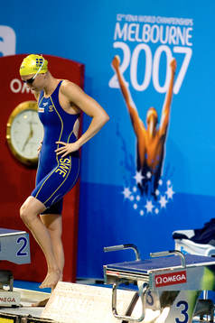 Josefin Lillhage, Sverige