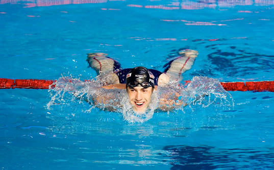  Michael Phelps, USA slog världsrekord. Jubel.