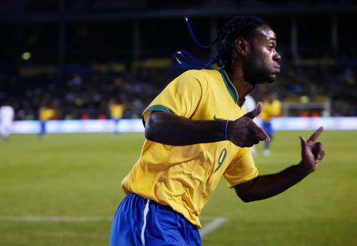  Vagner Love, Brasilien jublar efter 1-0