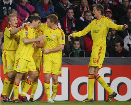 Steven Gerrard, Liverpool, gratuleras