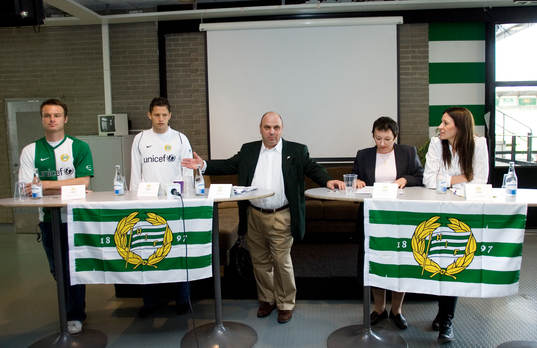 Jan Fridman, ordförande i Hammarby AB presenterar Mikkel