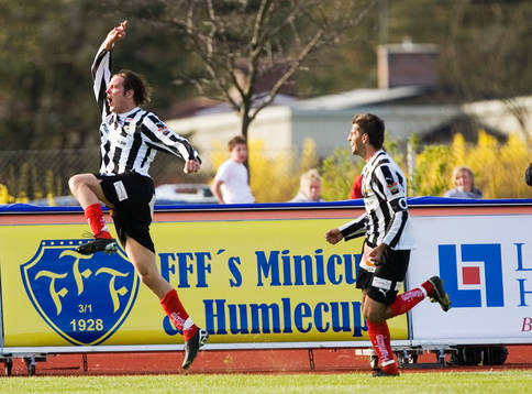 Kvitterat till 2-2 genom Daniel Åkervall, jubel.