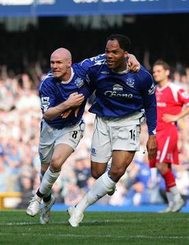  Joleon Lescott, Everton jublar över sitt öppningsmål med lagkamraten Andy Johnson