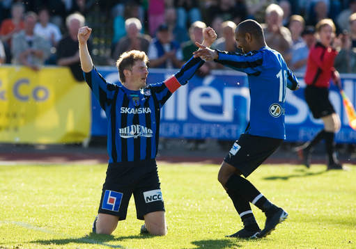  Olle Kullinger och Antou Jallow, Sirius, jubel efter 3-0.       