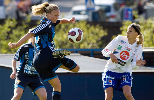 Fotboll, Dam, Damallsvenskan, Emma Lundh, Djurgården (2-1) och Charlotte Rohlin, Linköping.       