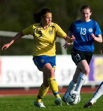  Hanna Petersson, Sverige, i bakgrunden Karie Palmaru, Estland