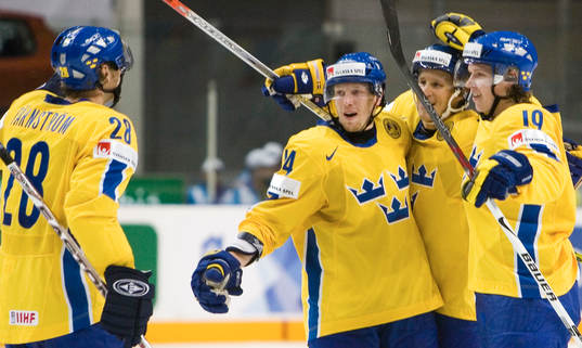 Svenskt jubel av Jonathan Hedström tvåmålsskytt