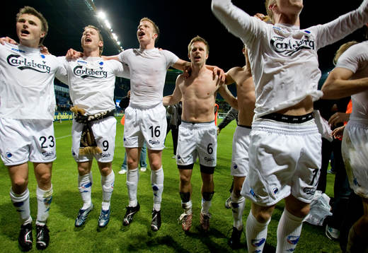 nummer 9, Fredrik Berglund och nummer 6 Tobias Linderoth,