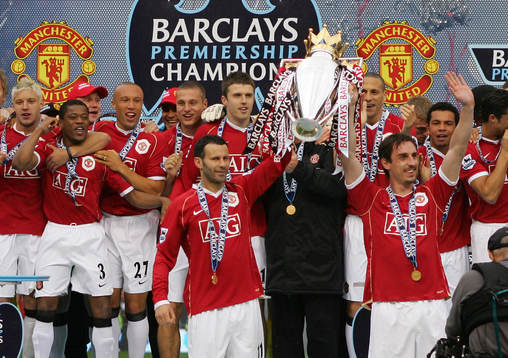  Gary Neville och Ryan Giggs, Manchester United (Jubel, Champagne, Pokal)