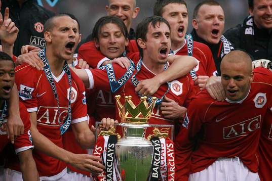  Rio Ferdinand, Gary Neville och Wes Brown, Manchester United (Jubel, Pokal)