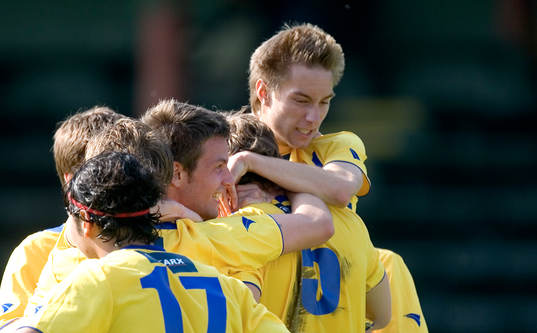 IFK Malmö jublar, Jovanovic längst till höger. Jubel