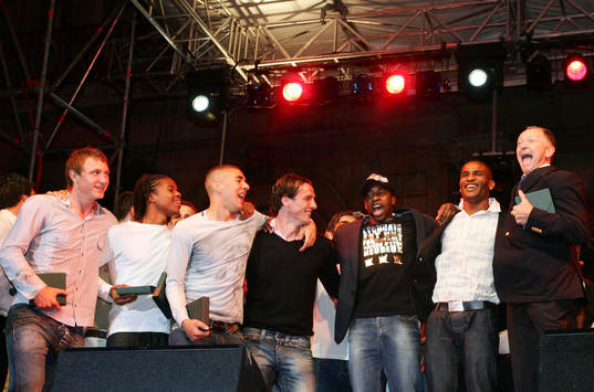 Kim Källström, längst till vänster