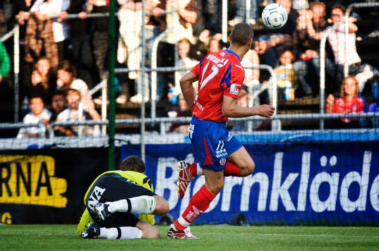  Henrik Larsson, jubel, 2-1.