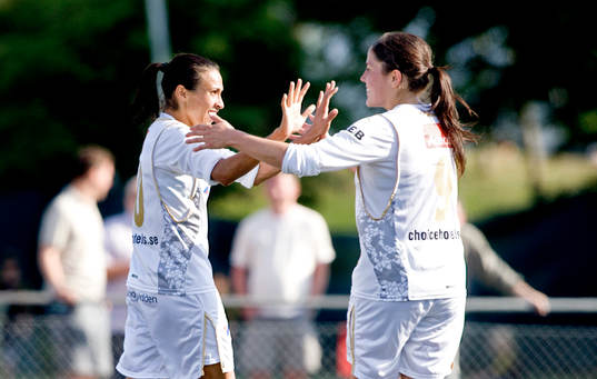 Marta och Madeleine Edlund, Umeå jubel