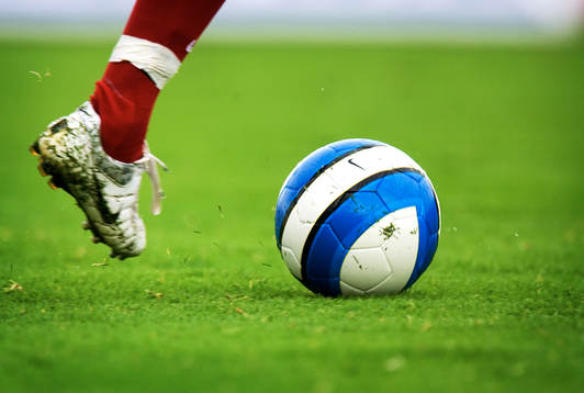 Fot, boll, gräs, blött, våt, genre