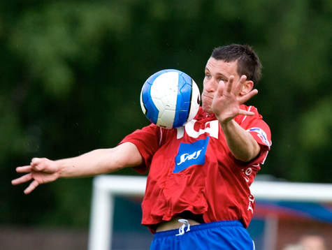 Ingmar Teever, Öster, tar ner bollen
