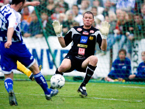 1-2 efter förlängning. Hjálmar Jónsson, slår in