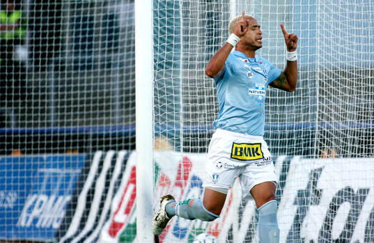 Junior, MFF gör 1-0. Jubel