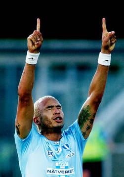 Junior, MFF gör 1-0. Jubel