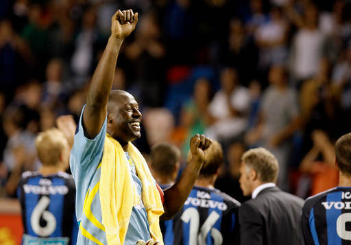 Pa Dembo Touray, målvakt, Djurgården. Jubel