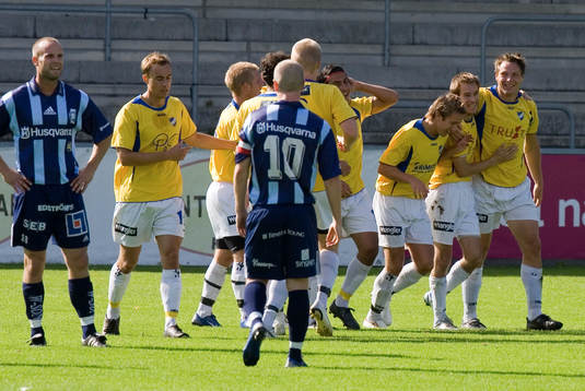  1-0, Jörgen Svensson och IFK jublar.