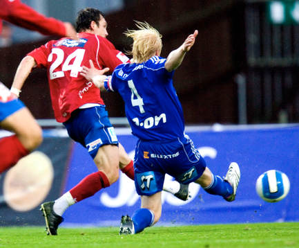 1-0, Anatolij Ponomarev med en vänster, Patrik Eriksson