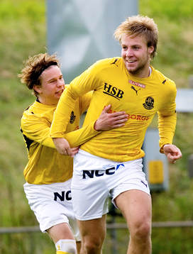  2-målsskytten Fredrik Karlsson, Lund, jublar. Jubel. Segerjubel.