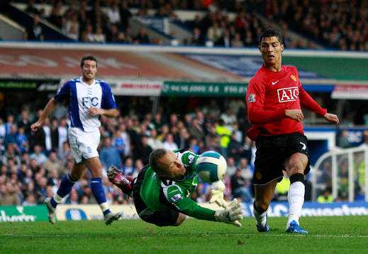  Cristiano Ronaldo, Manchester gör 0-1 bakom Maik Taylor, Birmingham (Målvakt)