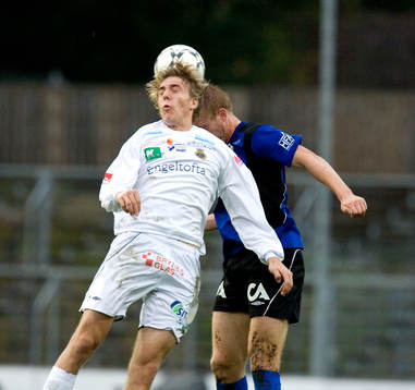 Johan Oremo nickduellerar