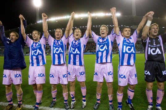 De rosa pantrarna jublar över 3-0, Ragnar Sigurdsson,