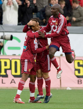  Thiago Quirino Da Silva, Enrico Cardoso Nazaré och Jones Kusi Asare, Djurgården, jubel. 