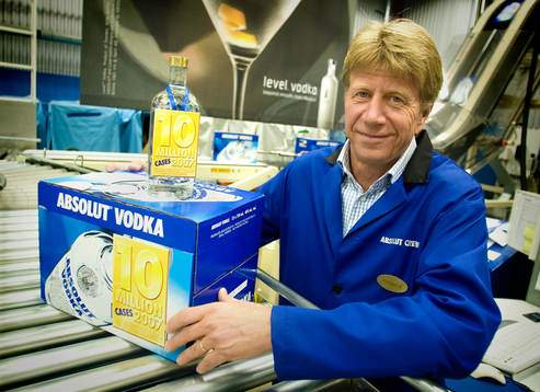 10 miljonte kartongen Absolut. Fabrikschef, Krister Asplund